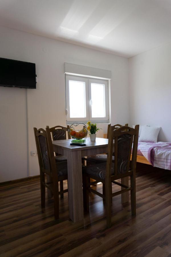 טרביניה Apartmani Matej מראה חיצוני תמונה