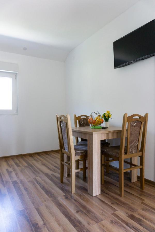 טרביניה Apartmani Matej מראה חיצוני תמונה